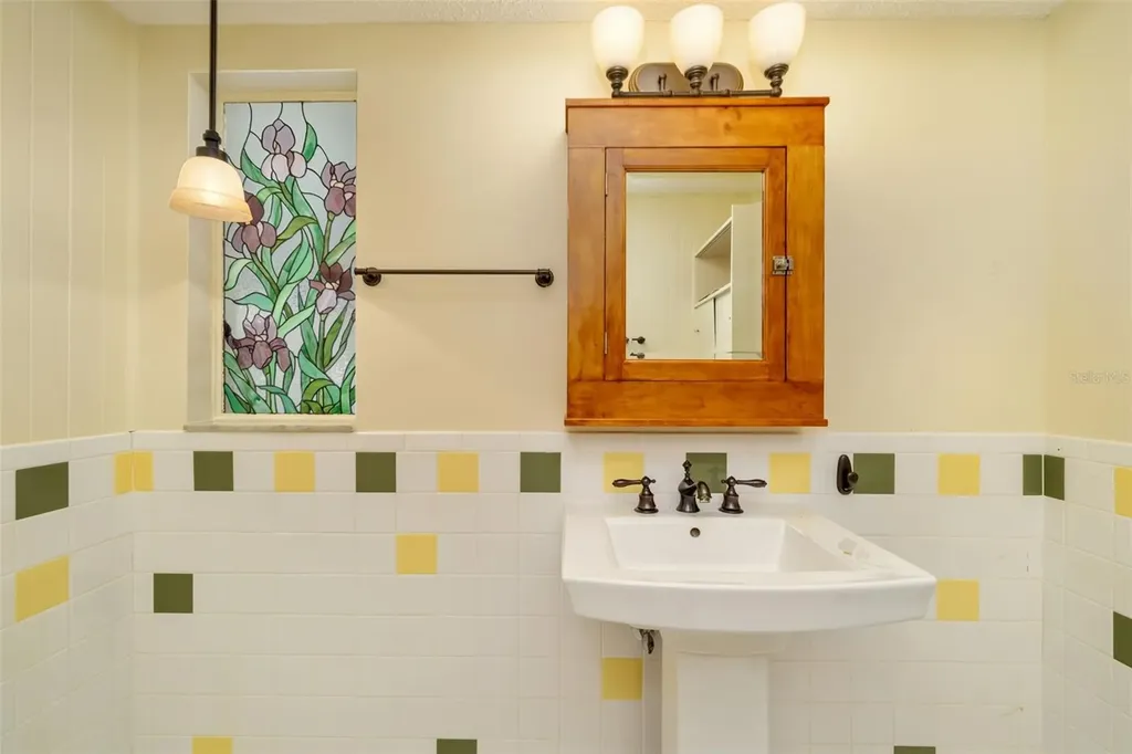 803 Plum Tree Lane Sarasota FL 34243