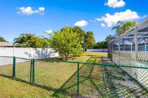 803 Plum Tree Lane Sarasota FL 34243