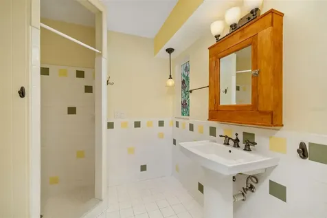 803 Plum Tree Lane Sarasota FL 34243