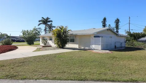 22191 New Rochelle Avenue Port Charlotte FL 33952