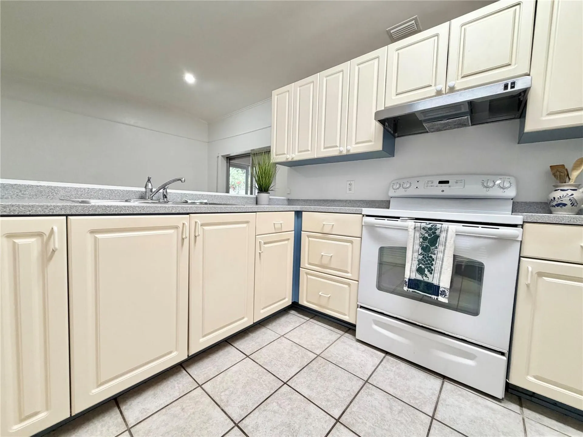 7401 21st Street N St Petersburg FL 33702
