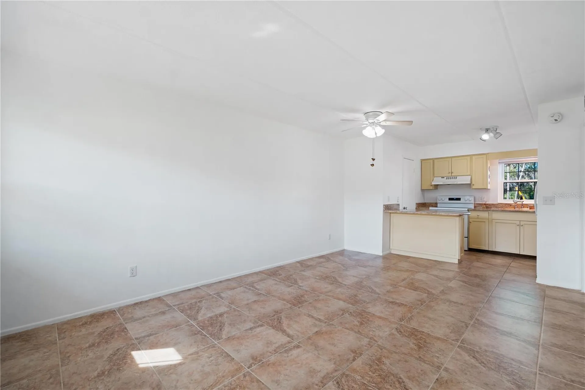 1100 E Caroline Street Tavares FL 32778