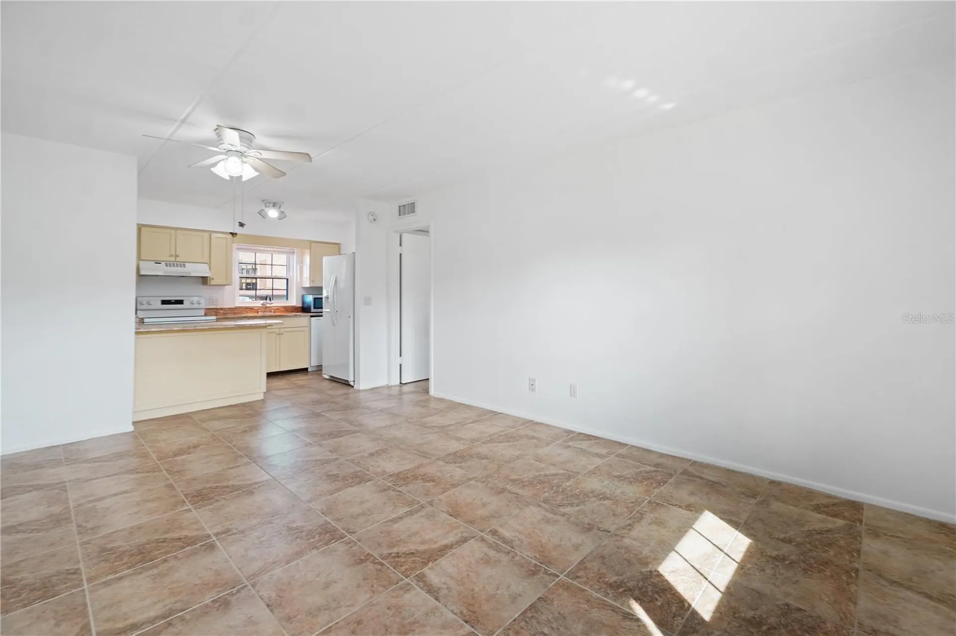 1100 E Caroline Street Tavares FL 32778