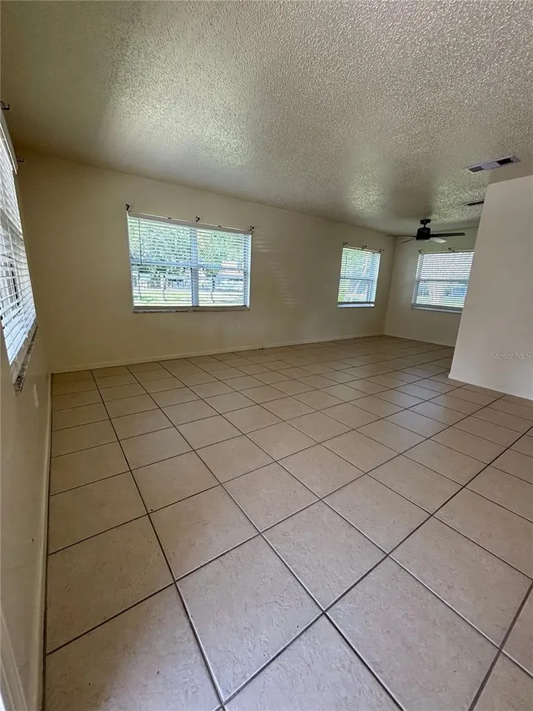 822A S Lone Oak Drive Leesburg FL 34748