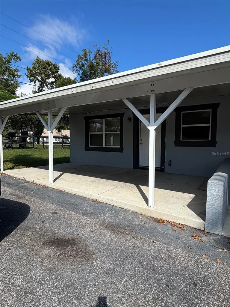 822A S Lone Oak Drive Leesburg FL 34748