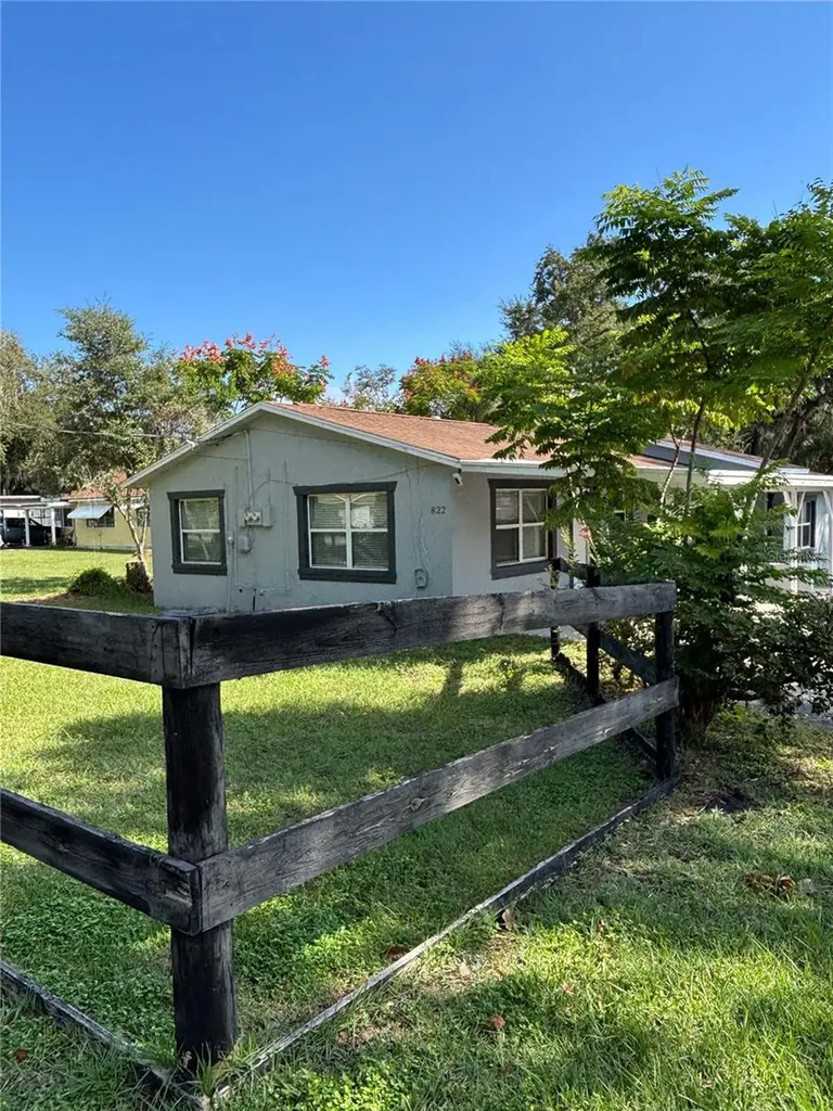 822A S Lone Oak Drive Leesburg FL 34748