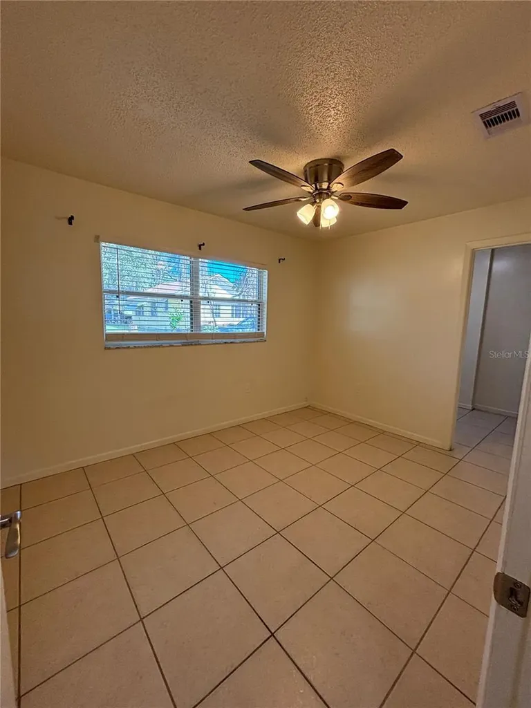 822A S Lone Oak Drive Leesburg FL 34748