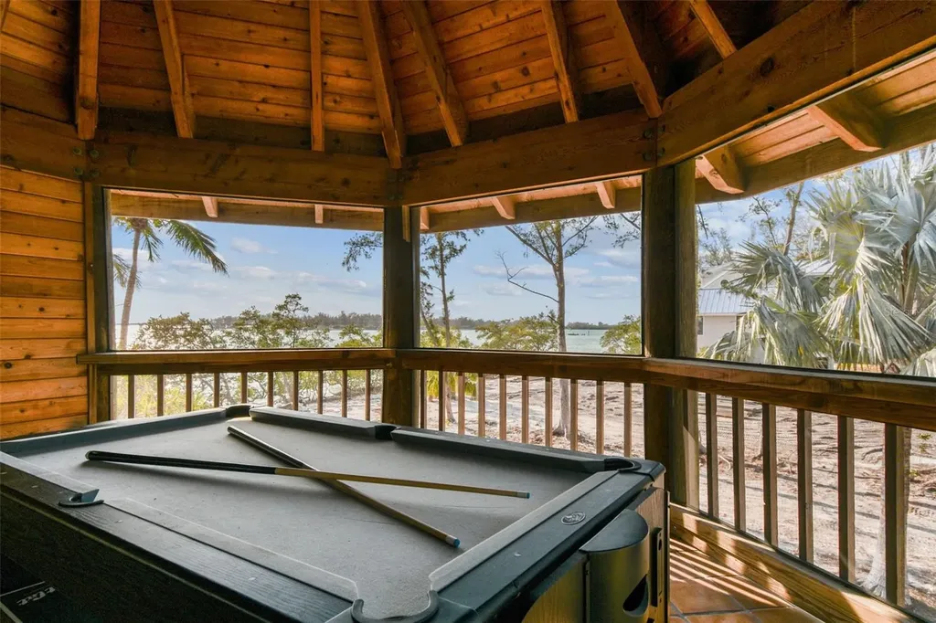 7147 La Lenaire Drive Longboat Key FL 34228