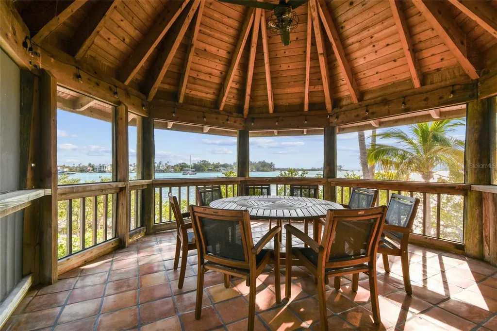 7147 La Lenaire Drive Longboat Key FL 34228