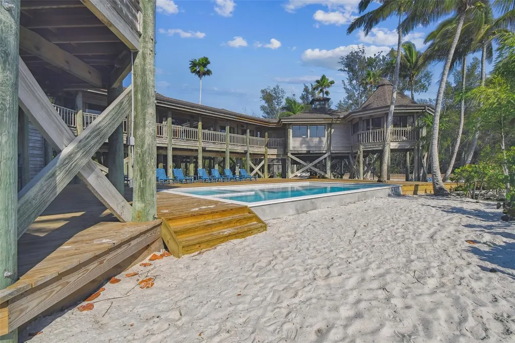 7147 La Lenaire Drive Longboat Key FL 34228