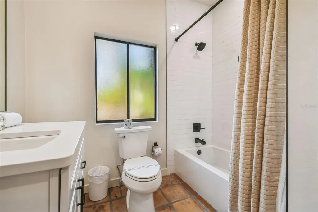 7147 La Lenaire Drive Longboat Key FL 34228