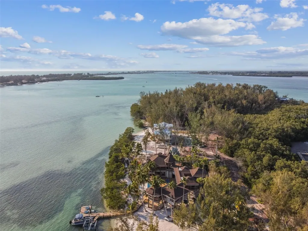 7147 La Lenaire Drive Longboat Key FL 34228