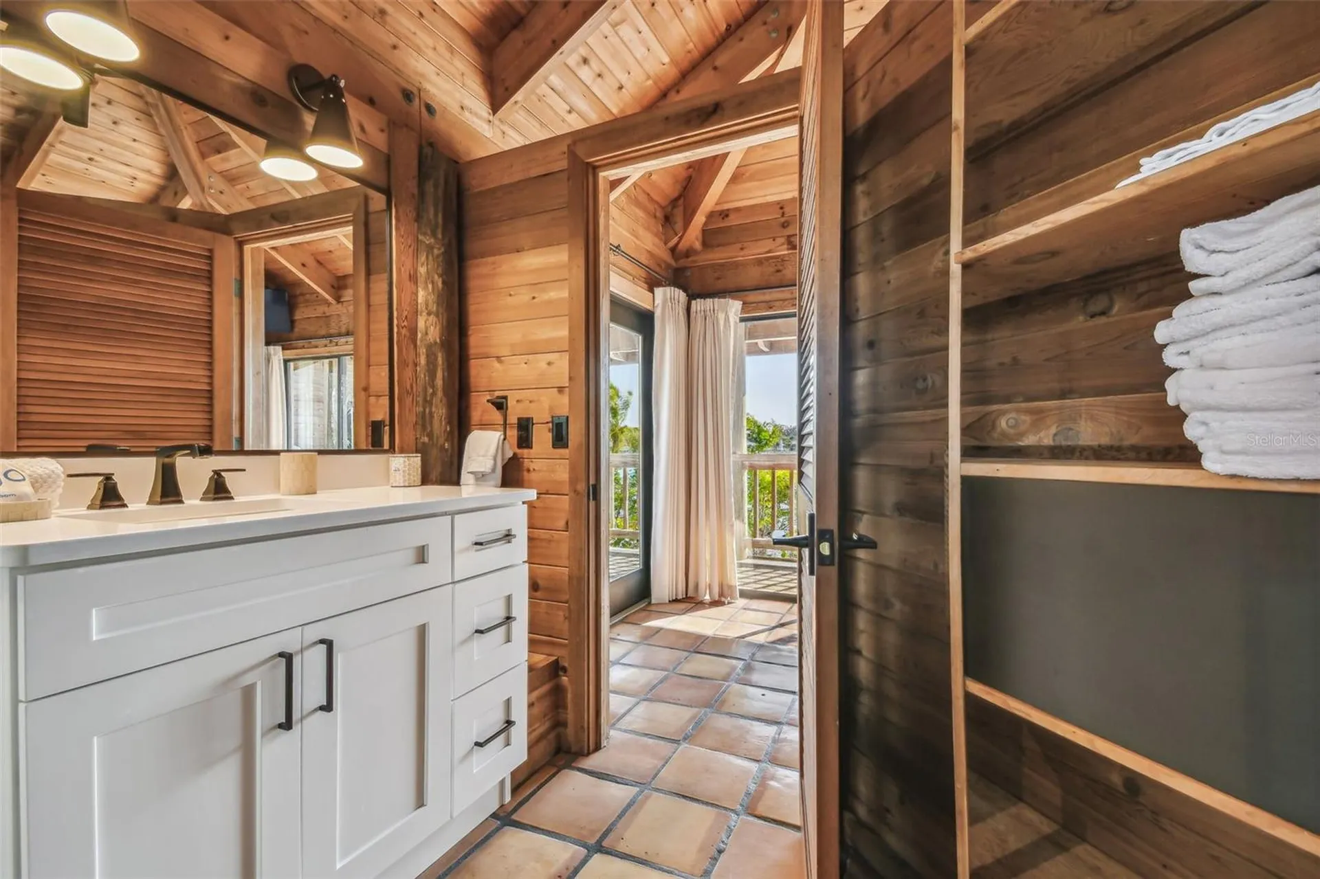 7147 La Lenaire Drive Longboat Key FL 34228