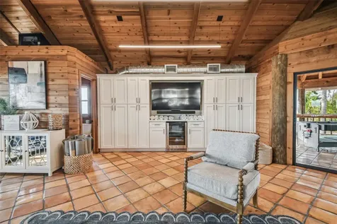 7147 La Lenaire Drive Longboat Key FL 34228