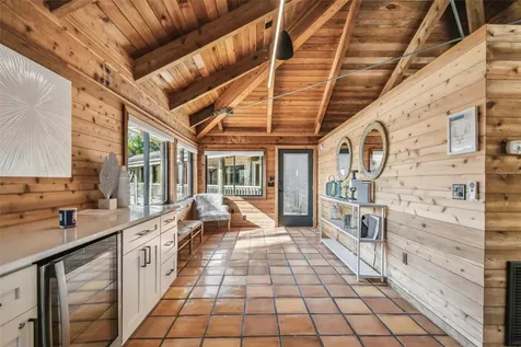 7147 La Lenaire Drive Longboat Key FL 34228