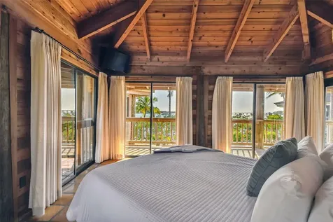 7147 La Lenaire Drive Longboat Key FL 34228