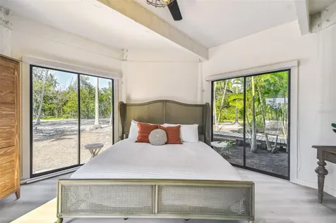 7147 La Lenaire Drive Longboat Key FL 34228