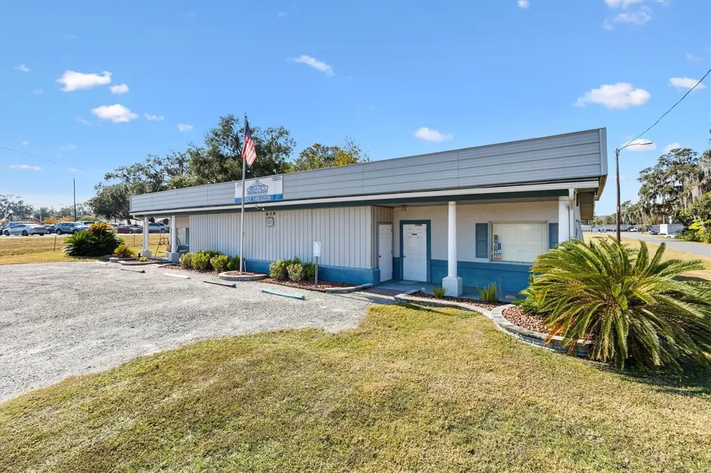 609 N Old Wire Road Wildwood FL 34785