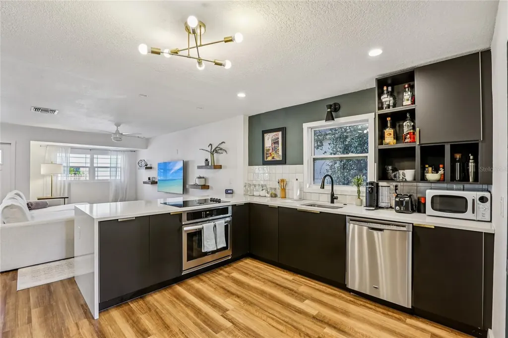 4104 N Seminole Avenue Tampa FL 33603