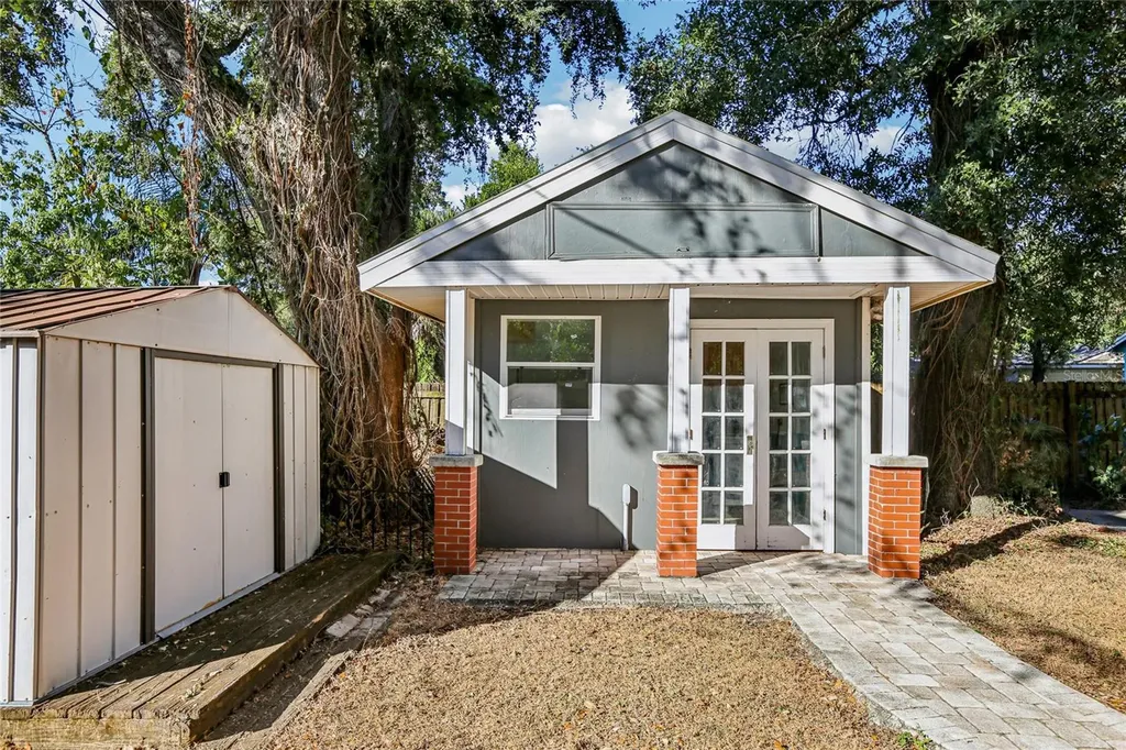 4104 N Seminole Avenue Tampa FL 33603