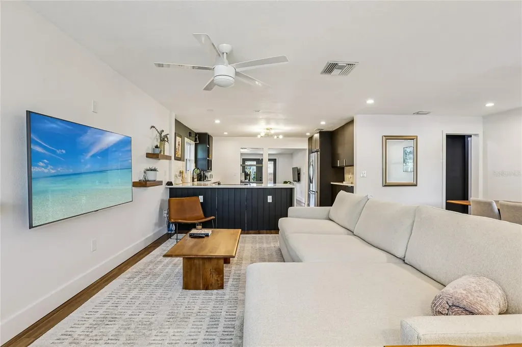 4104 N Seminole Avenue Tampa FL 33603