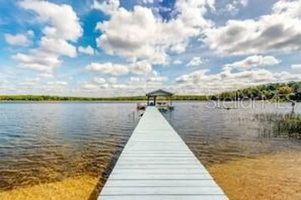 202 Cue Lake Drive Hawthorne FL 32640