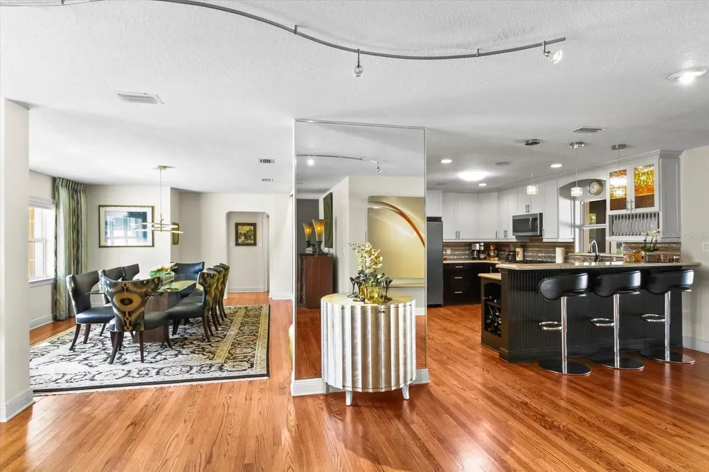 1538 S Orange Avenue Sarasota FL 34239