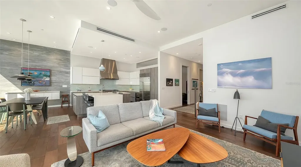 300 S Pineapple Avenue Sarasota FL 34236