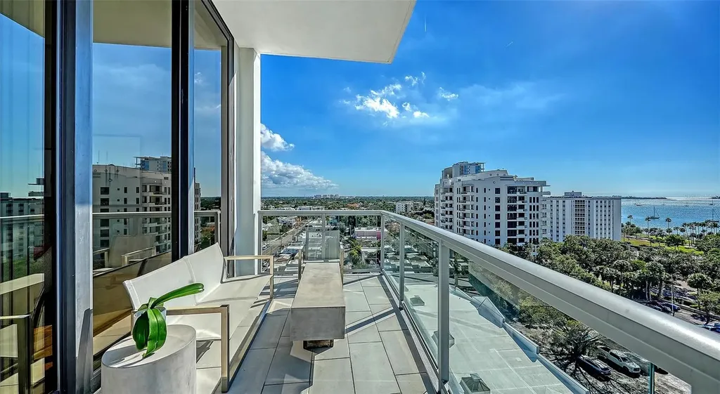 300 S Pineapple Avenue Sarasota FL 34236