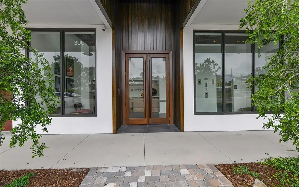 300 S Pineapple Avenue Sarasota FL 34236