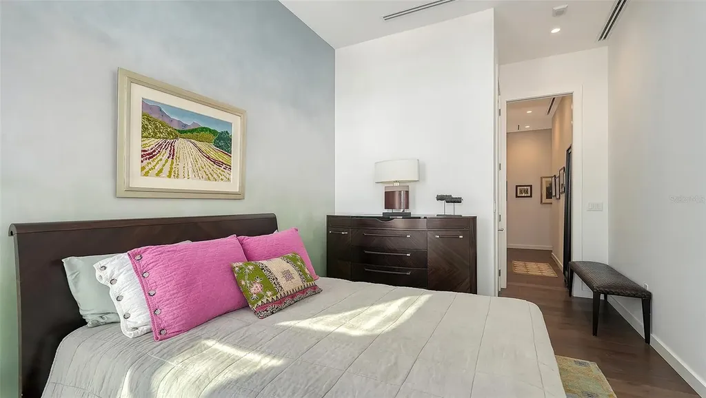 300 S Pineapple Avenue Sarasota FL 34236