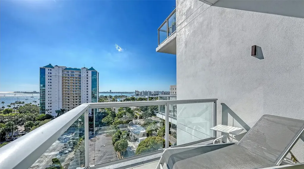 300 S Pineapple Avenue Sarasota FL 34236