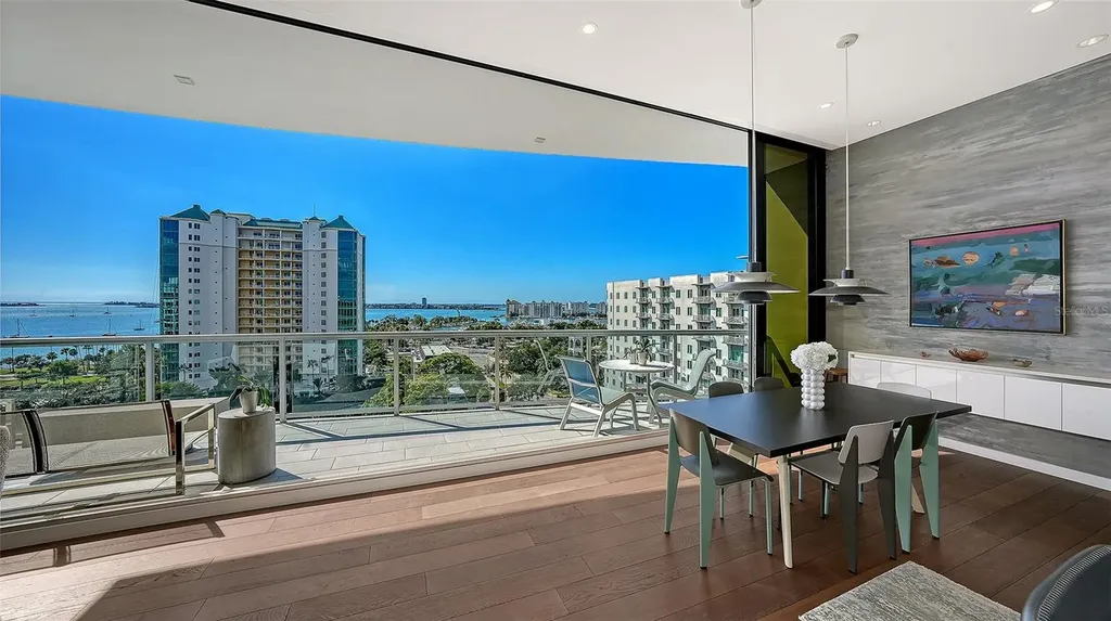 300 S Pineapple Avenue Sarasota FL 34236