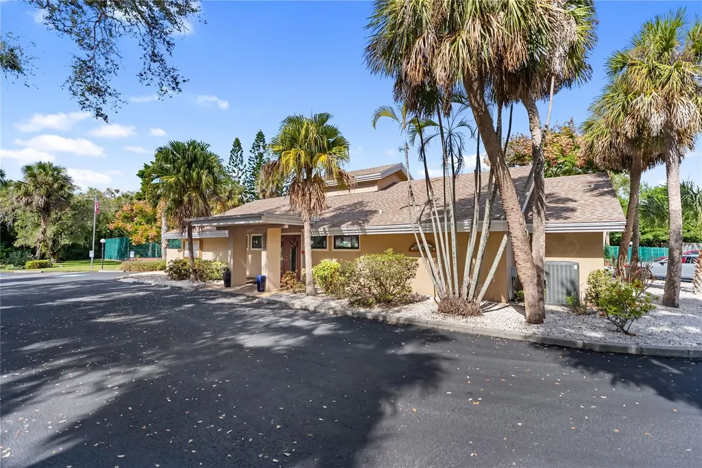 4767 Village Gardens Drive Sarasota FL 34234