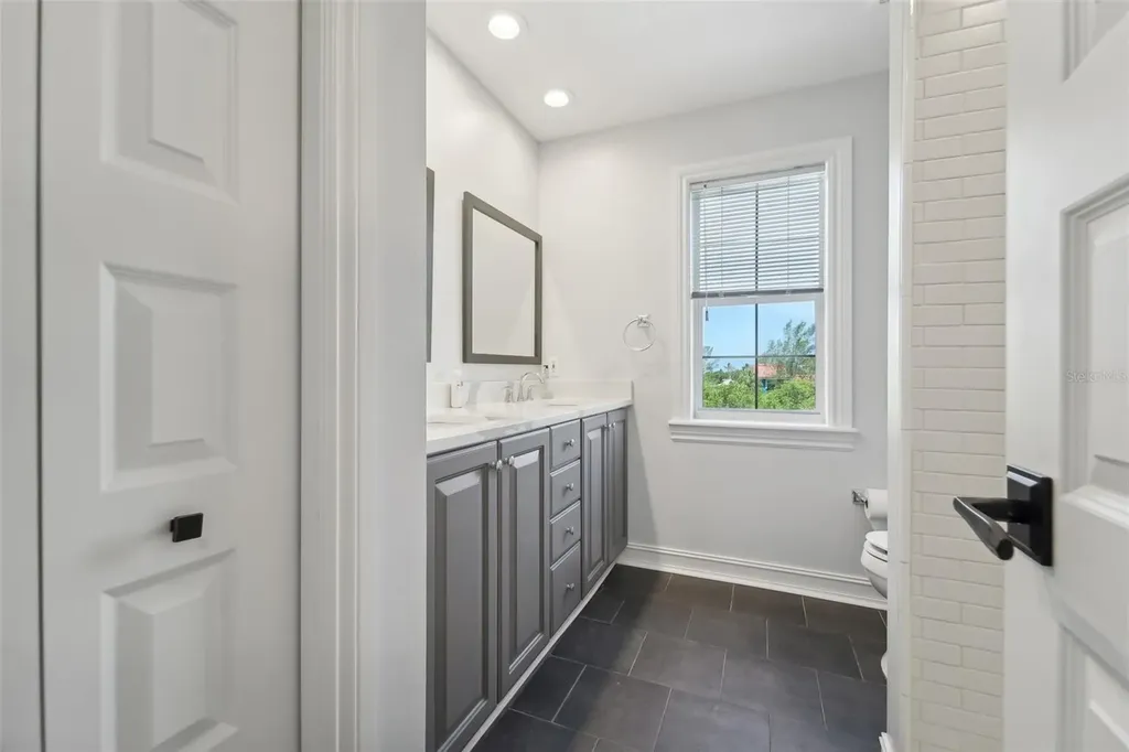 6330 Laguna Drive Longboat Key FL 34228