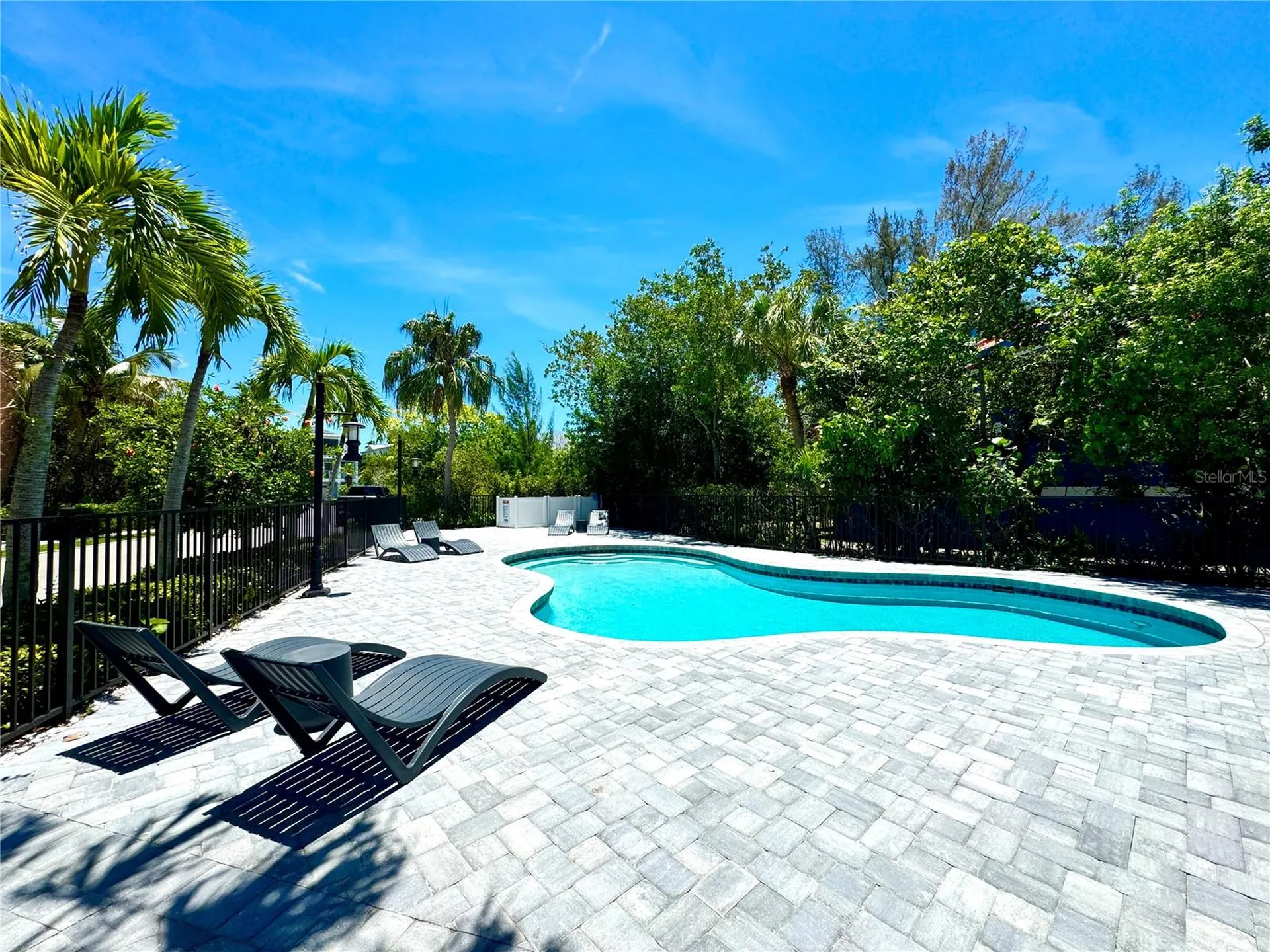 6330 Laguna Drive Longboat Key FL 34228