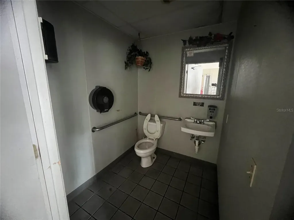 1327 E Silver Springs Boulevard Ocala FL 34470