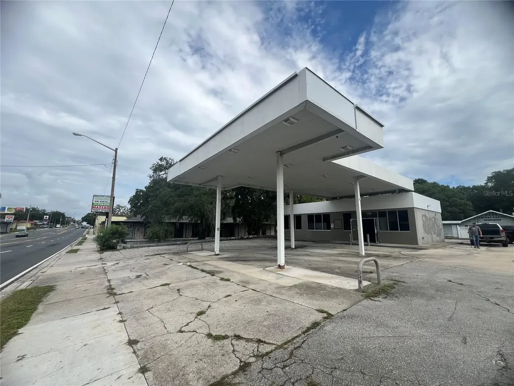 1327 E Silver Springs Boulevard Ocala FL 34470