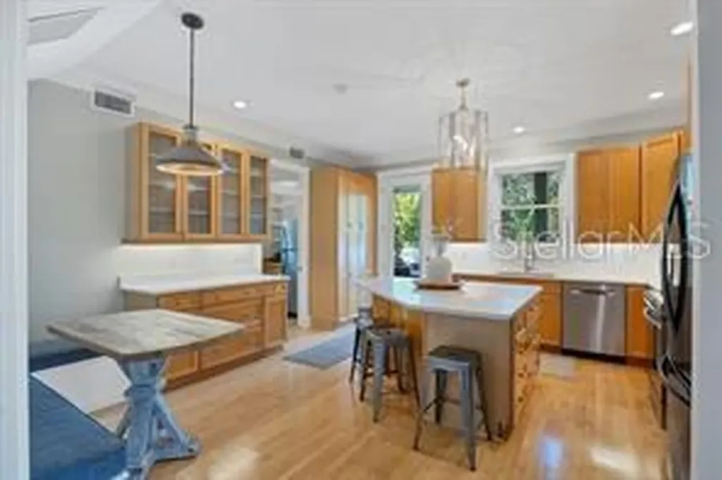 324 Julia Place Sarasota FL 34236