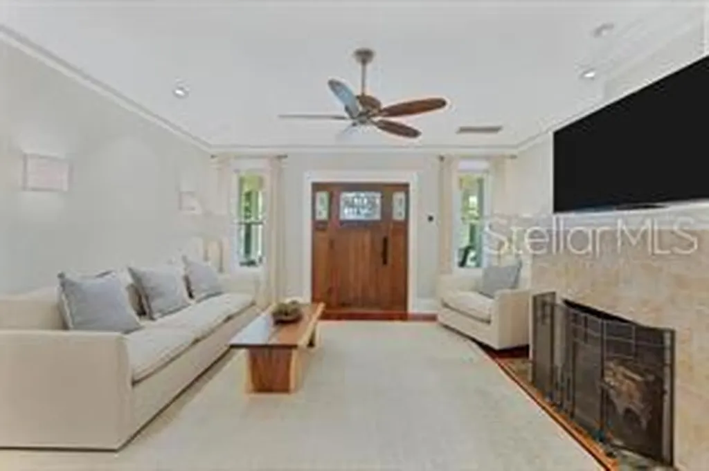 324 Julia Place Sarasota FL 34236