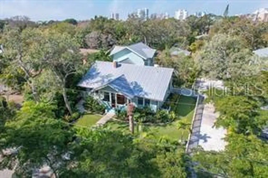 324 Julia Place Sarasota FL 34236