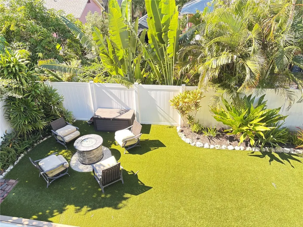 324 Julia Place Sarasota FL 34236