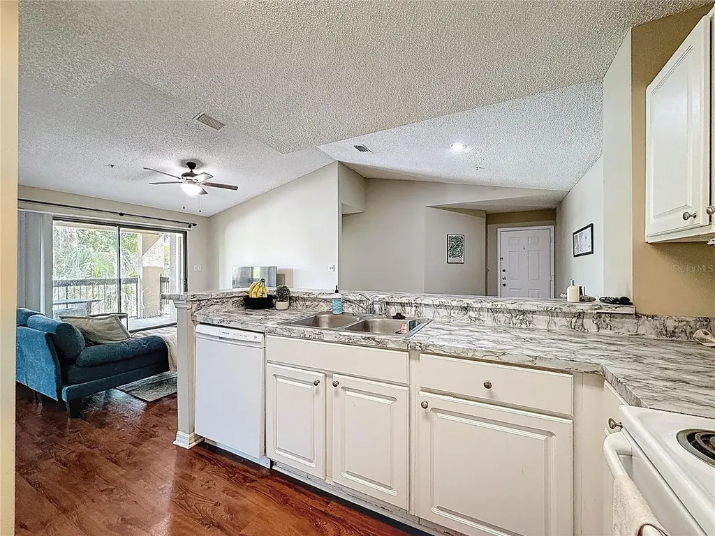 4057 N Crockers Lake Boulevard Sarasota FL 34238