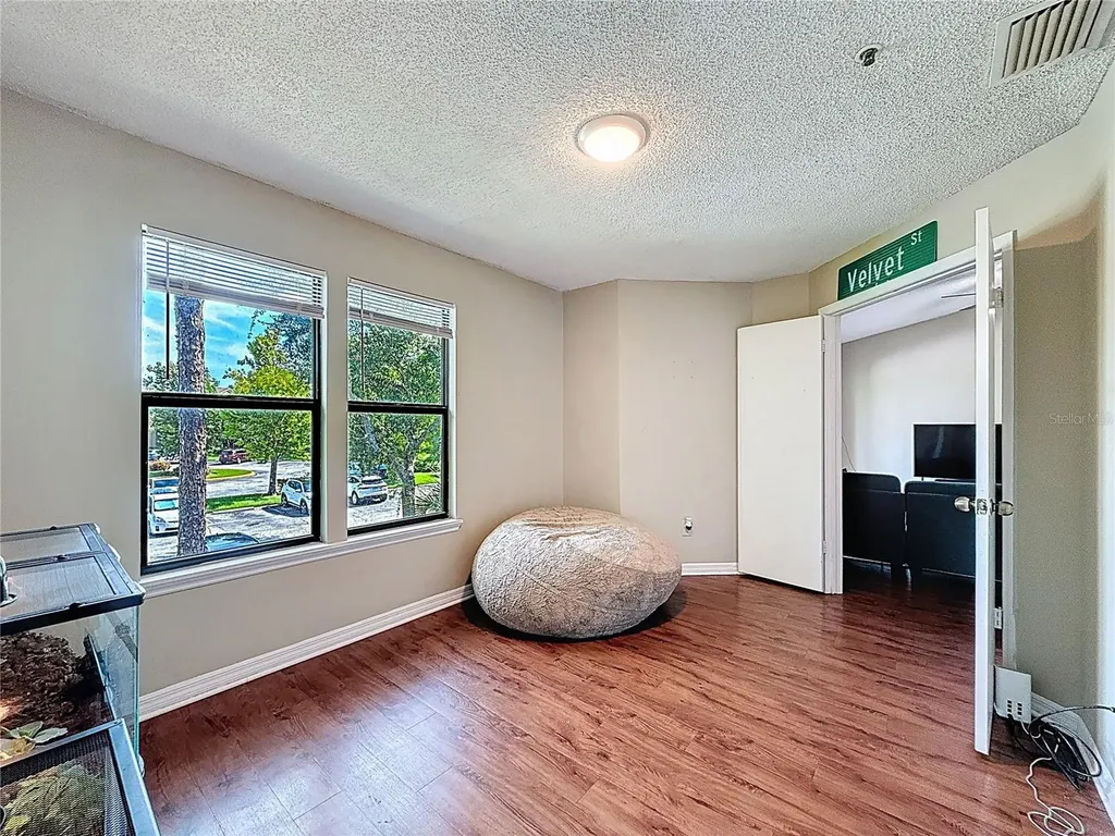 4057 N Crockers Lake Boulevard Sarasota FL 34238