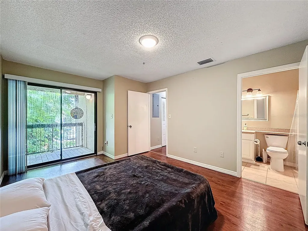 4057 N Crockers Lake Boulevard Sarasota FL 34238