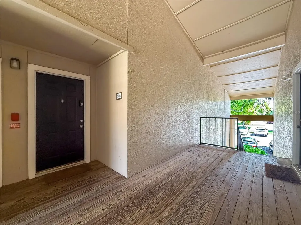 4057 N Crockers Lake Boulevard Sarasota FL 34238