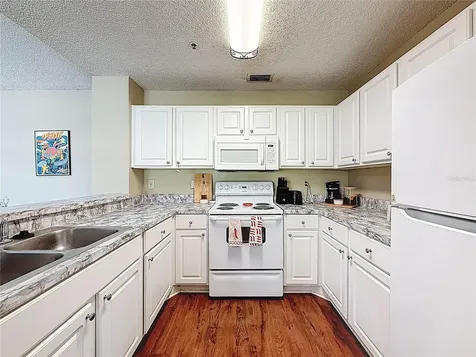 4057 N Crockers Lake Boulevard Sarasota FL 34238