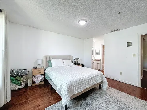 4057 N Crockers Lake Boulevard Sarasota FL 34238
