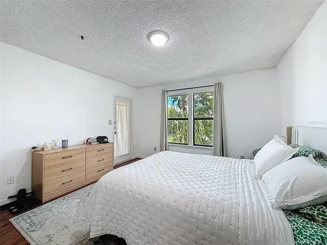 4057 N Crockers Lake Boulevard Sarasota FL 34238