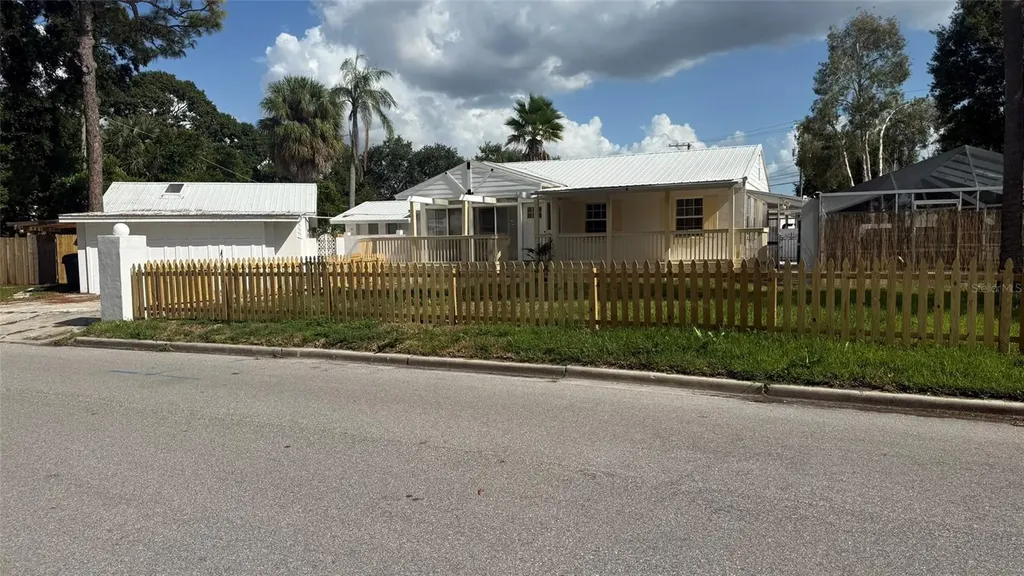 3620 E Tampa Circle Tampa FL 33629